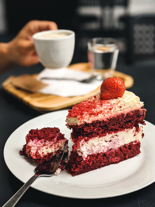 foodiesfeed.com detail of pavlova strawberry piece of cake